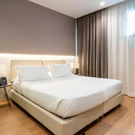 Szálloda Hotiday Porto 4*