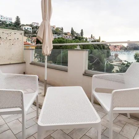 Szálloda Hotiday Porto Lerici