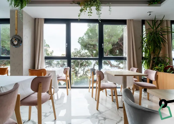Hotiday Porto Hotell